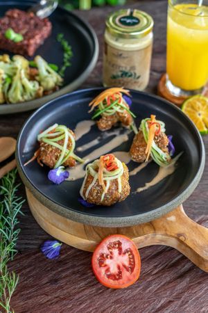 Buffalo Cauliflower Wings at Sayavegan in Kuta
