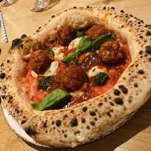 Vegan meatball pesto pizza  at 60 Seconds to Napoli in Essen