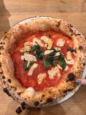 margarita pizza  at 60 Seconds to Napoli in Essen