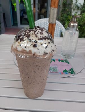 Cookies & Cream Shake ♡ at SoBe Vegan in Miami Beach