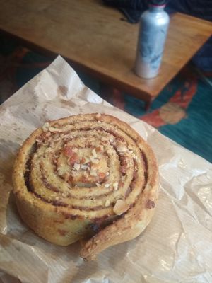 Cinnamon roll type pastry with nuts at Landbageriet - Naturbageriet in Copenhagen