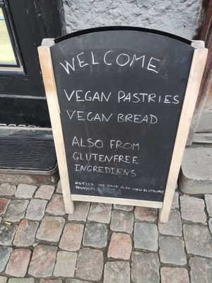 Door sign at Landbageriet - Naturbageriet in Copenhagen