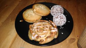 Romkugler, Apple-Rice-Roll and Marzipan-Nougat-Biscuits at Landbageriet - Naturbageriet in Copenhagen