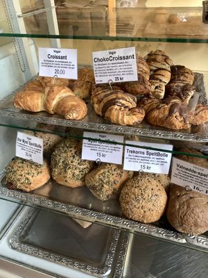 Vegan selection inside the Shop   at Landbageriet - Naturbageriet in Copenhagen