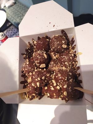 Nom nom at Keenkies in Athens