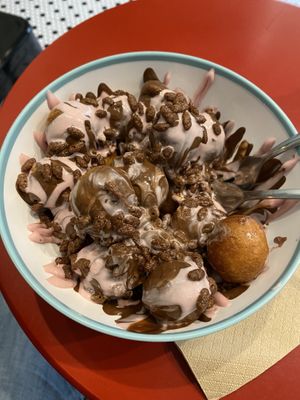 Loukoumades   at Keenkies in Athens