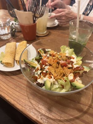 Avocado and tortilla salad. Kale and apple juice    at Modernark in Kobe