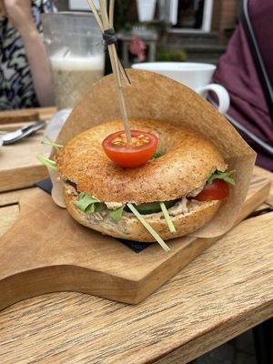 Vegan Bagel - 6 €  at Hafen Kaffee in Husum
