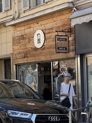   at Le Country Store in Nice
