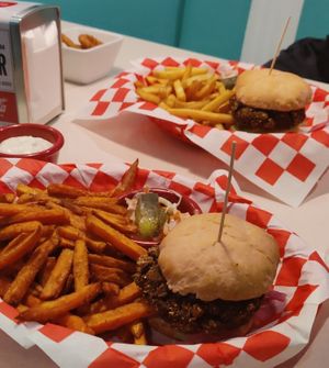 Vegan burgers at Diner 45 in Raettvik