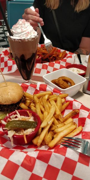 The milkshakes are really good! at Diner 45 in Raettvik