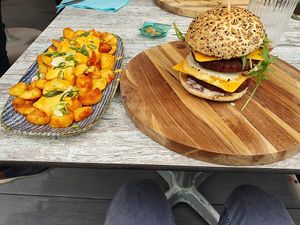 vegan doube "cheese" burger and  vegan patatas bravas with vegan aioli at Sjefs in Nieuwpoort