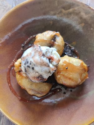 Beignets et glace à l'oréo at Sjefs in Nieuwpoort