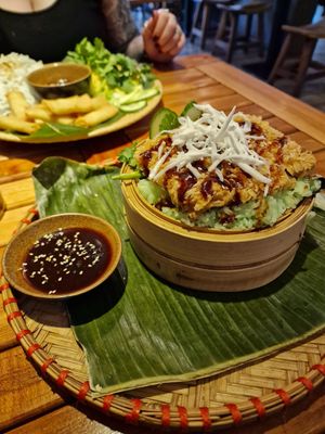 VN8: Xoi Hanoi mit a) Crunchy Bio Tofu at Pho 45 in Erfurt