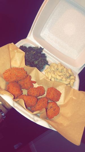 Chick’n Fried Jackfruit Bites, Parmesan Mac N Cheeze & Mixed Greens  at ChubbyVegan in Houston