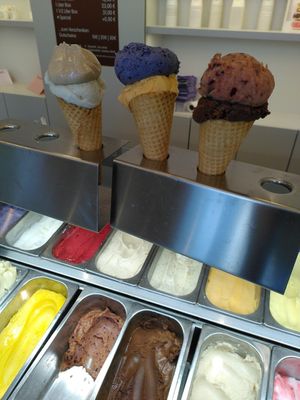 Lavendel and pumkin spice at Veganista Ice Cream X in Vienna
