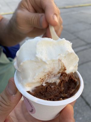 Key lime pie and rocky road  at Veganista Ice Cream XI in Vienna