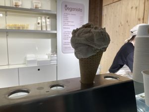 Caramel date tahini - super yummy! at Veganista Ice Cream XI in Vienna