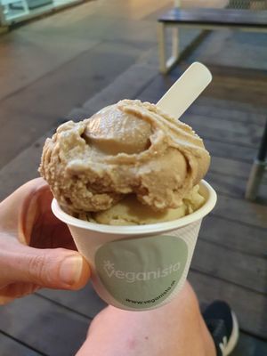 Hazelnut and peanut butter flavour at Veganista Ice Cream XII in Vienna
