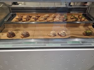 Cinnamon swirls and croisants at Veganista Ice Cream XII in Vienna