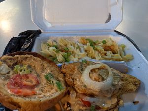 Banana blossom fysh sandwich combo  with creamy mac and cheese for the side at Kales Kitchen  in Houston