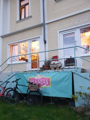 Outside entrance at Manja's in Traunstein