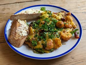 Vegan one pot with This isn't bacon, red onion, mixed beans, potato, spinach, mushrooms and applewood cheese #Veganuary at Coates House in Nailsea