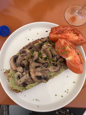 Vegan toast.   at O Croisant in Coimbra