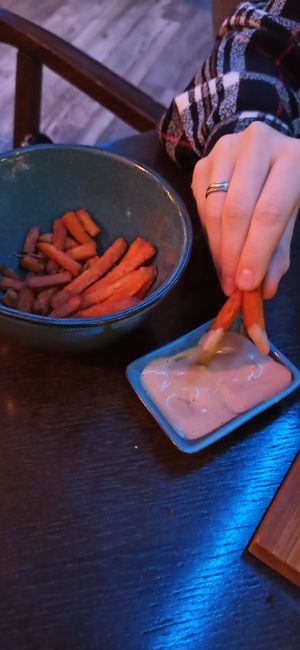 Батат фри at Azaza in Tula