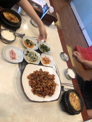 밑반찬  at Loving Hut - GoJan in Ansan
