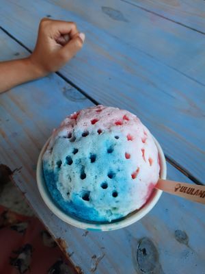 Bubble gum, blue Vanilla and Tigersblood with vegan cream at Ululani's Hawaiian Shave Ice in Kihei