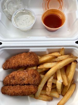 the chik’n finger basket - 3x chik’n tenders, fries, and 2x sauces. i always get buffalo sauce and their homemade vegan ranch! #Veganuary at Curbside Comforts in Gorham