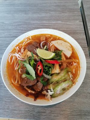 Bun Hue Spicy suppe 😍♥️♥️♥️ at EatHappy Vegan in Oslo