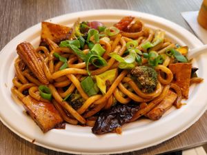 Friend udon noodles with vegetables and tofu at EatHappy Vegan in Oslo
