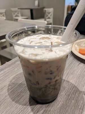 Che ba mau/cendol at EatHappy Vegan in Oslo