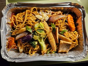 Noodles with veg and tofu at EatHappy Vegan in Oslo