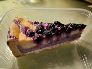 Blueberry cake at EatHappy Vegan in Oslo