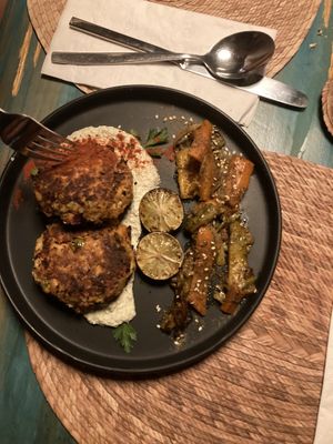 Crabcakes (taste like tuna) #Veganuary at El Armadillo Mazunte in Mazunte