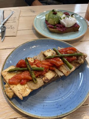 Parte del brunch 2 (tostada con tofu y seitán)  at Bissap in Bilbao