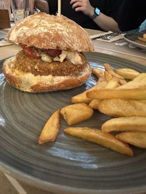 Quino burger with crispy bun  at Bissap in Bilbao