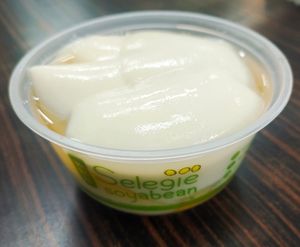 Silky soya bean curd at Selegie Soyabean in Central Singapore