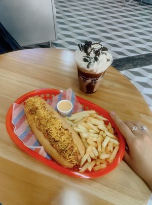   at Bob & Sue in Medellin