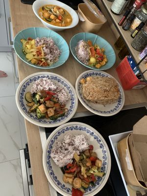 Tom Yam, Pad Thai, Wok Cashew, Yellow Curry at KrazyKitchen in Vienna