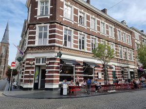 On the corner, large outdoor seating at Zondag in Maastricht