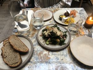 Salade   at Hoy in Paris