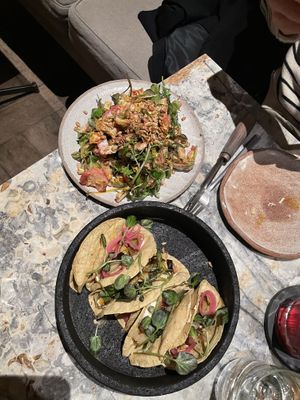 Entry : salad and tacos😄 #Veganuary at Hoy in Paris