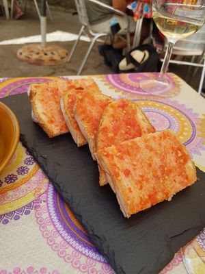 Pan con tomate at Bar Murillo in Boltana