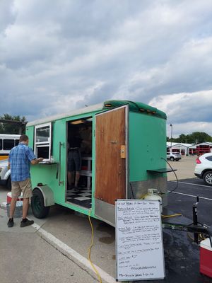 Truck at Gina's Vegan a Go Go in Columbia