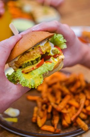 Ready for our vegan Chili Cheeze Burger?  at Froindlichst in Berlin