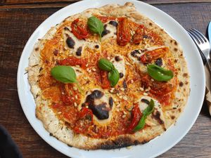 Pizza Mozzi at Froindlichst in Berlin